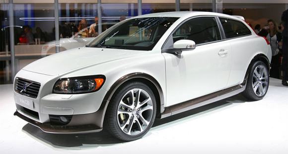Peter Horbury nowym szefem Designu Volvo Car Corporation