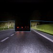 Koniec z oślepianiem kierowców – nowy system Volvo Active High Beam Control