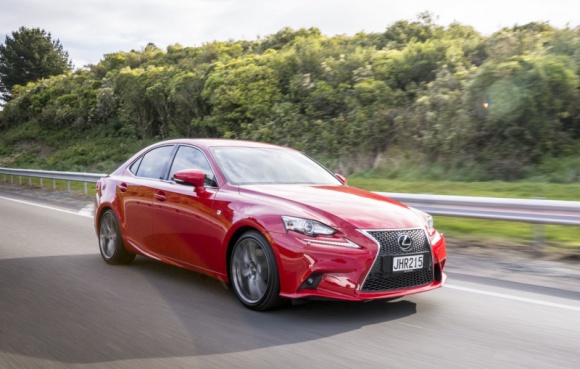 Lexus zdominował ranking Most reliable cars 2016 w badaniu Driver Power BIZNES, Motoryzacja - 50 000 brytyjskich kierowców wyłoniło 10 najbardziej niezawodnych samochodów w plebiscycie Most reliable cars w ramach konkursu Driver Power 2016.