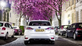 Bio-PET – Lexus udowadnia, że plastik plastikowi nierówny BIZNES, Motoryzacja - Czy rośliny mogą zostać przekształcone w plastik? Nie brzmi to realistycznie. Tą pozorną jednak niezgodność materiałów naturalnych i syntetycznych, udało się pogodzić technologom Lexusa.