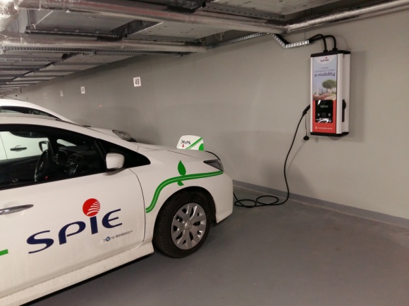 Kogo prawo zmusi do instalacji ładowarek samochodów na prąd?