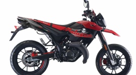 Premiera Malaguti XTM 50 i XSM 50 – motocykle włoskiej marki premium są już dost BIZNES, Motoryzacja - Rynek najmniejszych motocykli z silnikami o pojemności poniżej 125 cm3 rozwija się coraz dynamicznej. Dlatego firma 4cv Moto wprowadziła do swojej oferty dwa nowe modele jednośladów o pojemnościach 50 cm3 - Malaguti XTM i Malaguti XSM.
