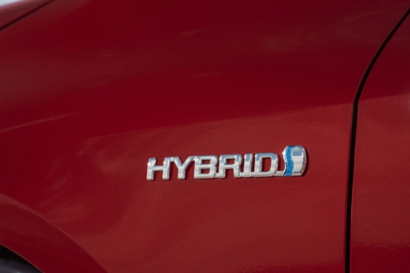 Hybrydy dominują na rynku aut na prąd. Corolla Hybrid liderem