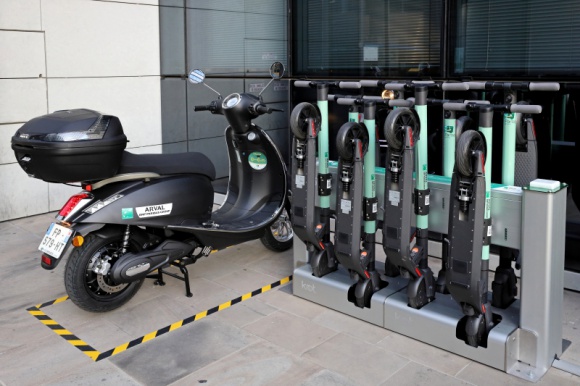 Kierunek: zrównoważona mobilność. Arval przedstawia nową strategię “Arval Beyond BIZNES, Motoryzacja - • Arval ogłasza ewolucję swojego modelu biznesowego. Czołowy gracz rynku długoterminowego wynajmu pojazdów z pełną obsługą zamierza stać się liderem rozwiązań z zakresu zrównoważonej mobilności.