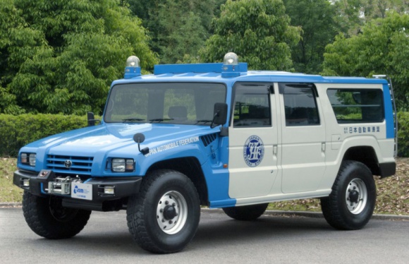 Toyota i jej Cruisery - od Land Cruisera po pojazd księżycowy Motoryzacja, LIFESTYLE - Land Cruiser to jeden z najlepiej rozpoznawalnych samochodów Toyoty na świecie – znany i ceniony pod każdą szerokością geograficzną.