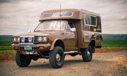 Kamper Toyota Hilux Chinook 4×4 – przepustka do przygody