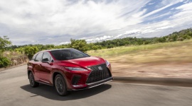 Duże SUV-y z największym i najbardziej komfortowym wnętrzem Motoryzacja, LIFESTYLE - Kiedy myślimy o dużych SUV-ach, dość łatwo założyć, że co jak co, ale w takim samochodzie zawsze znajdziemy przestronne wnętrze dla całej rodziny, które zapewni odpowiedni poziom komfortu.