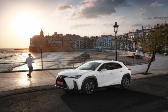 Lexus F Sport Edition - gdzie klasa premium spotyka się ze sportowym charakterem Motoryzacja, LIFESTYLE - Czego szukają klienci w klasie premium? Wzorowej obsługi, prestiżu, świetnego wyposażenia i mocnych silników.